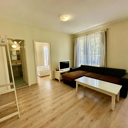 Апартамент Family 1 Bd In Flores Park By Menada Слънчев бряг