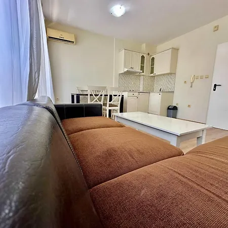 Family 1 Bd In Flores Park By Menada Апартамент Слънчев бряг