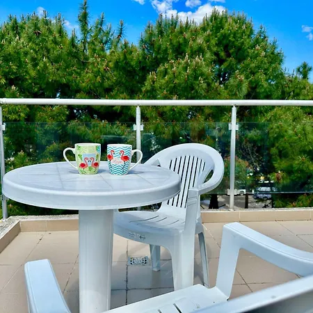 Family 1 Bd In Flores Park By Menada *